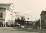 Улица Карла Маркса на выезде с Театральной площади. 1960- е гг. Из альбома Семибратова Владимира Константиновича.